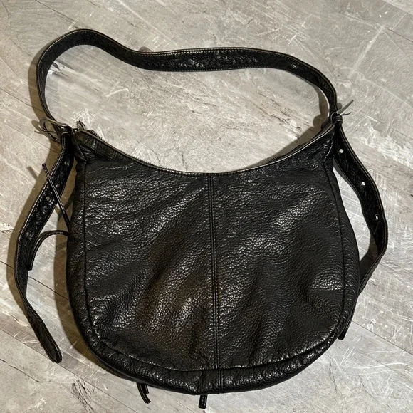 Silence + Noise Utility Washed Vegan Leather Shoulder Bag - Picture 4 of 6